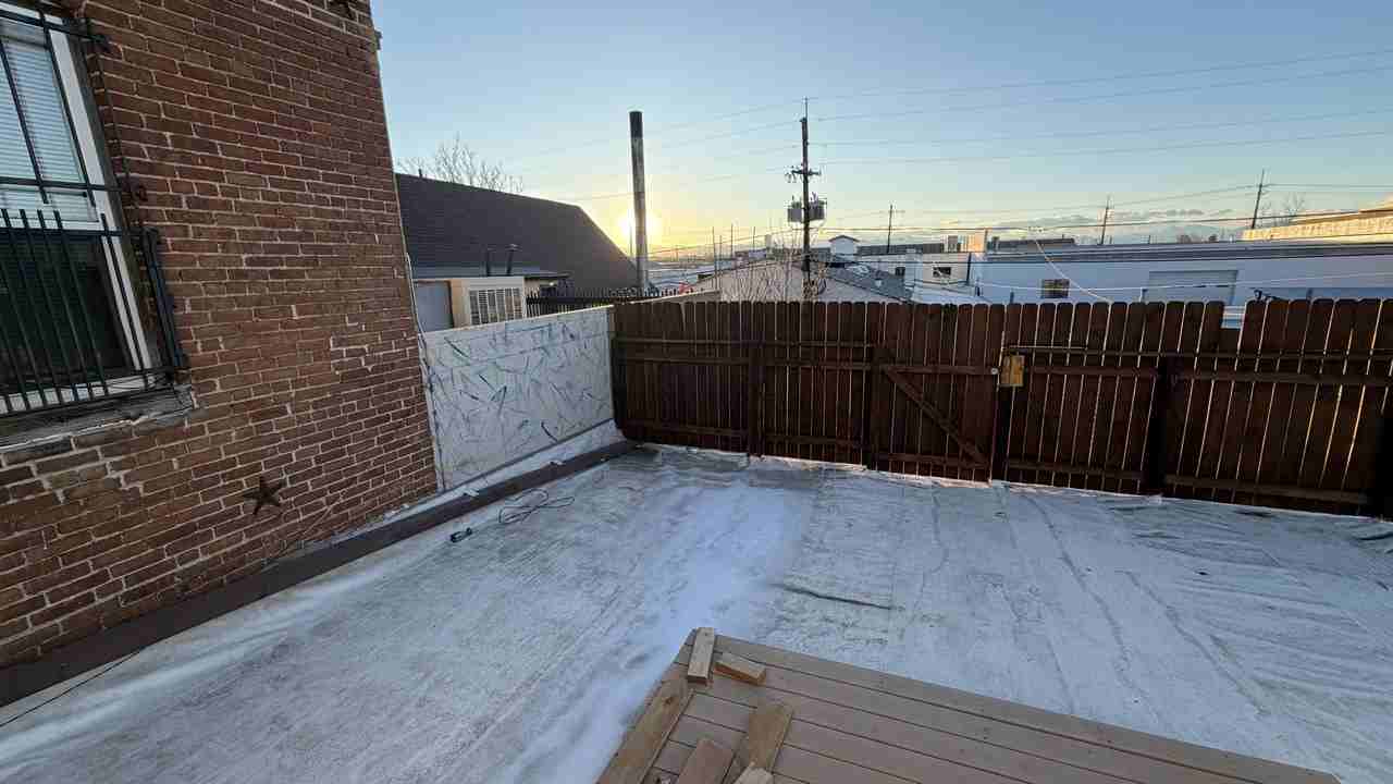 1447 S Broadway - Photo 7 of 25