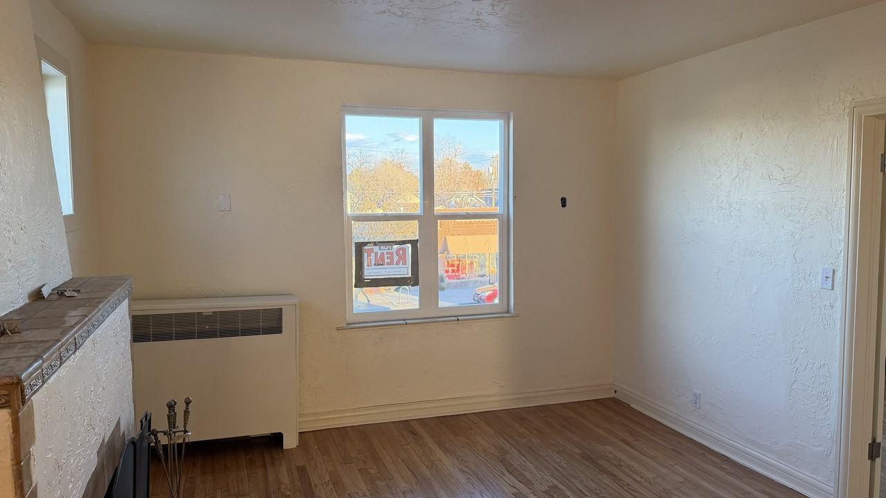 1447 S Broadway - Photo 6 of 25