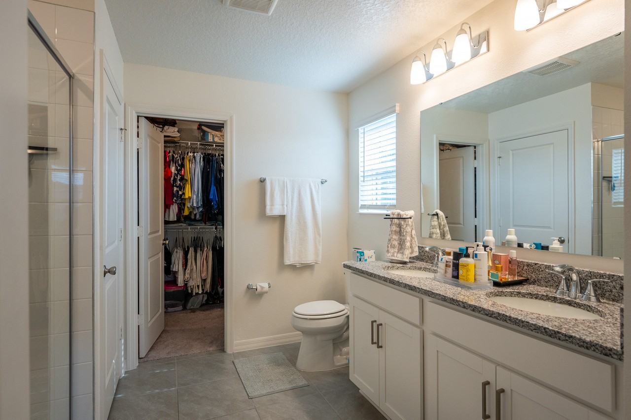 3198 Sanctuary Dr - Photo 6 of 37