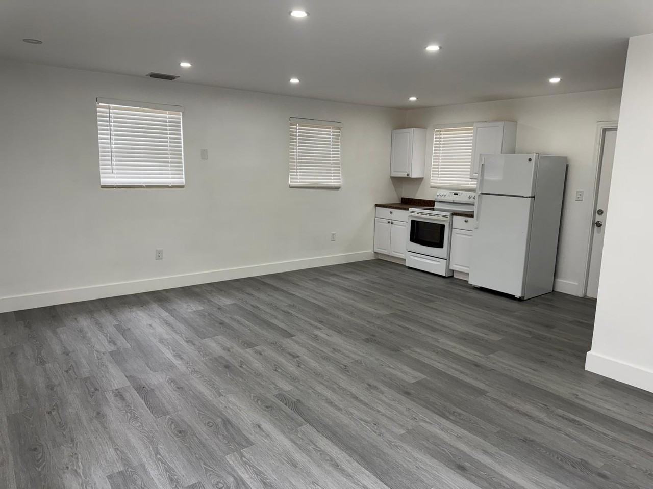 4550 Swst - Photo 2 of 12