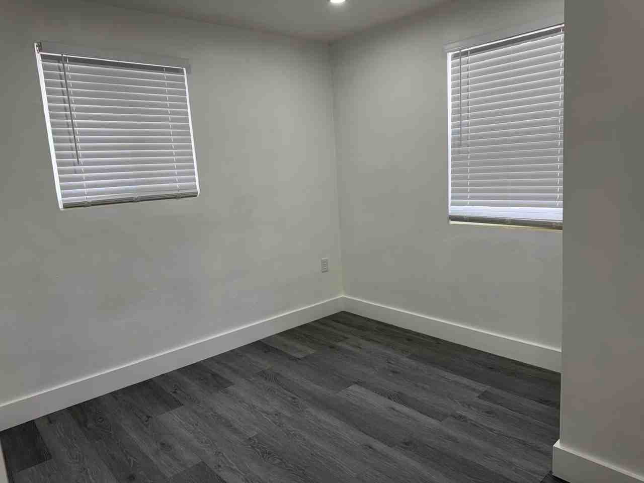 4550 Swst - Photo 3 of 12