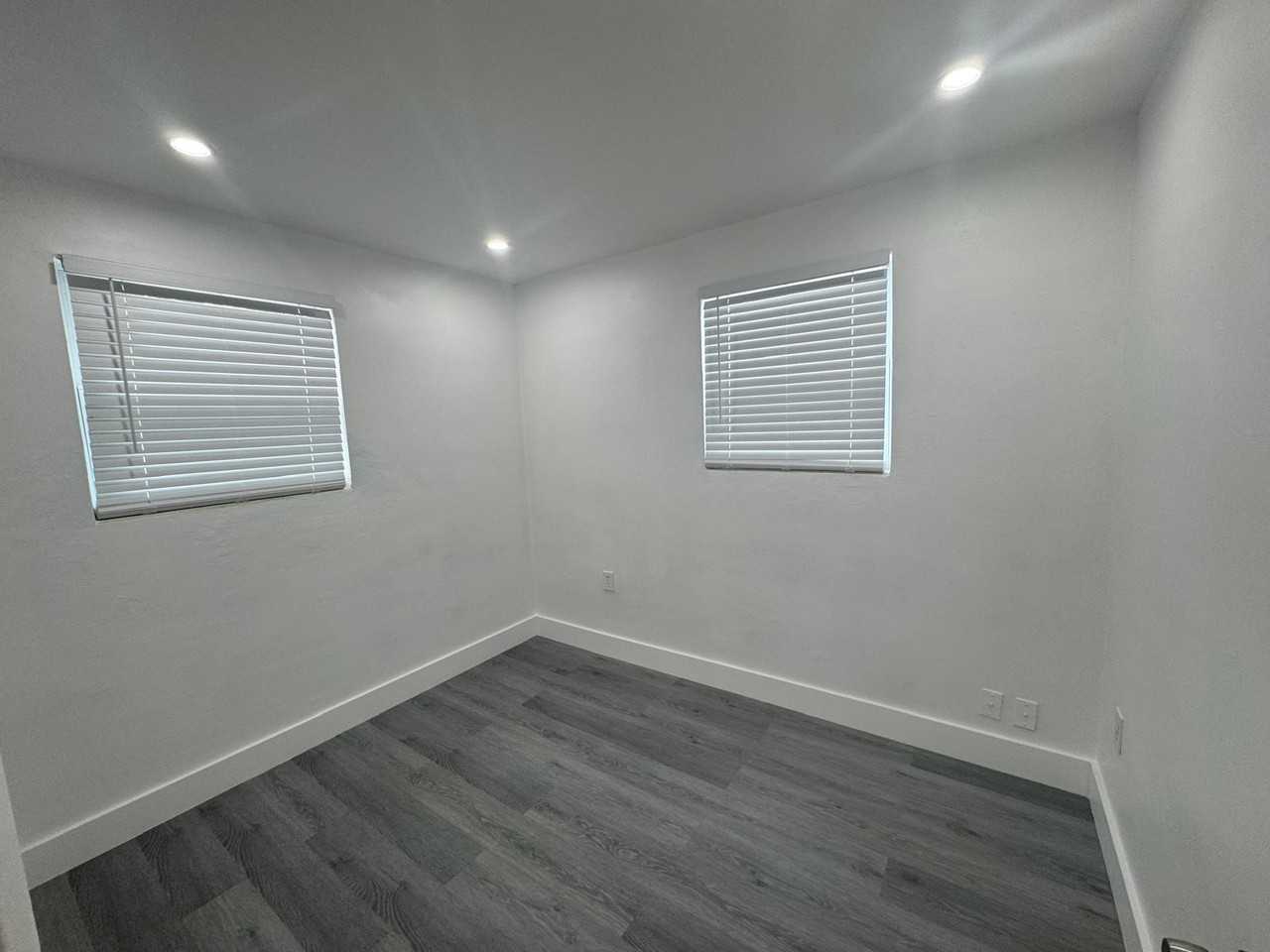 4550 Swst - Photo 7 of 12