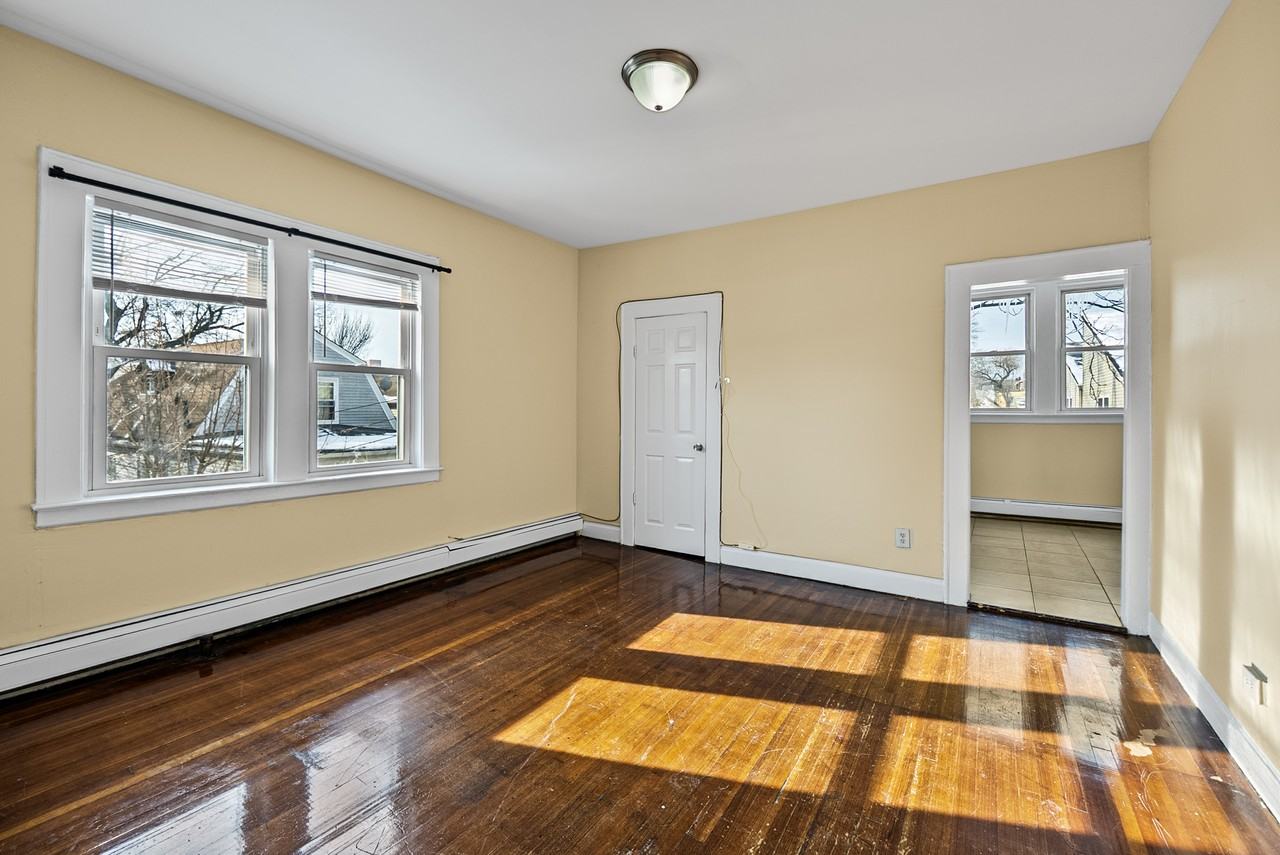 393 Seymour Ave #3 - Photo 5 of 6