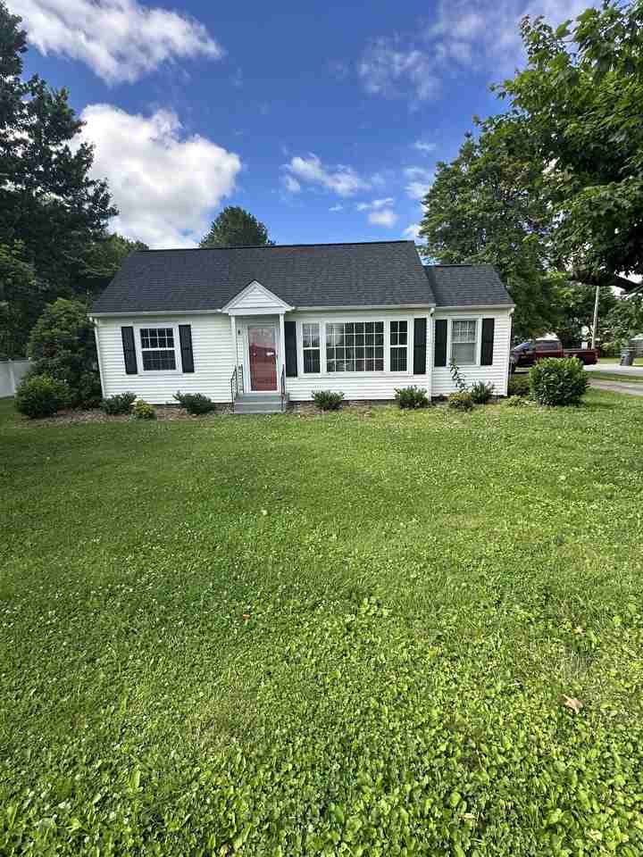 301 Gibson St - Photo 2 of 11