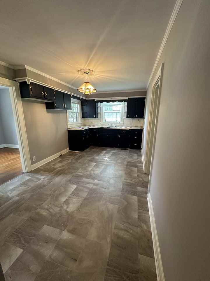 301 Gibson St - Photo 3 of 11