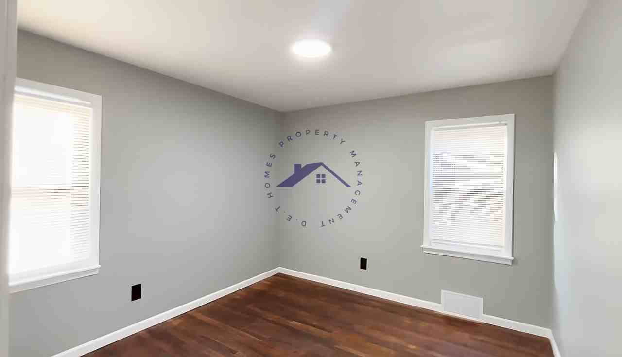18084 Teppert St - Photo 5 of 25