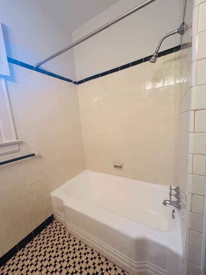 1679 S Milledge Ave - Photo 2 of 35