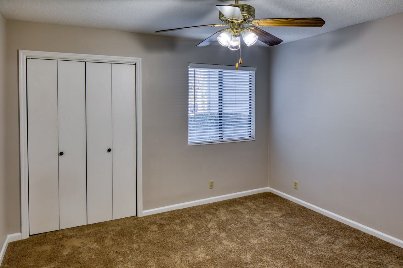 104 Oyster Shell Rd - Photo 3 of 27