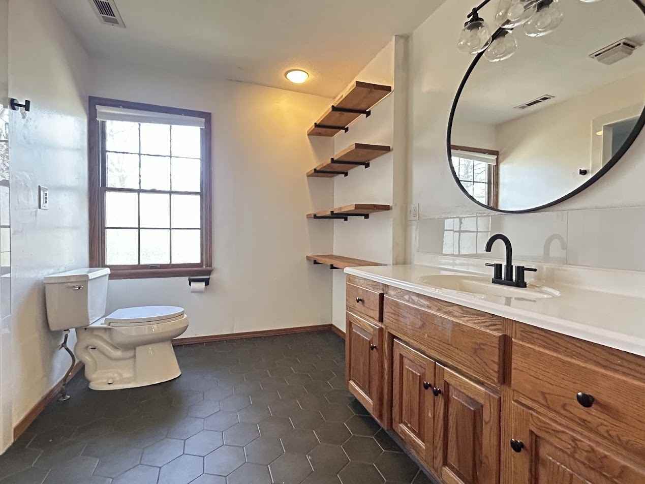 3164 N Katherine Ave - Photo 3 of 27