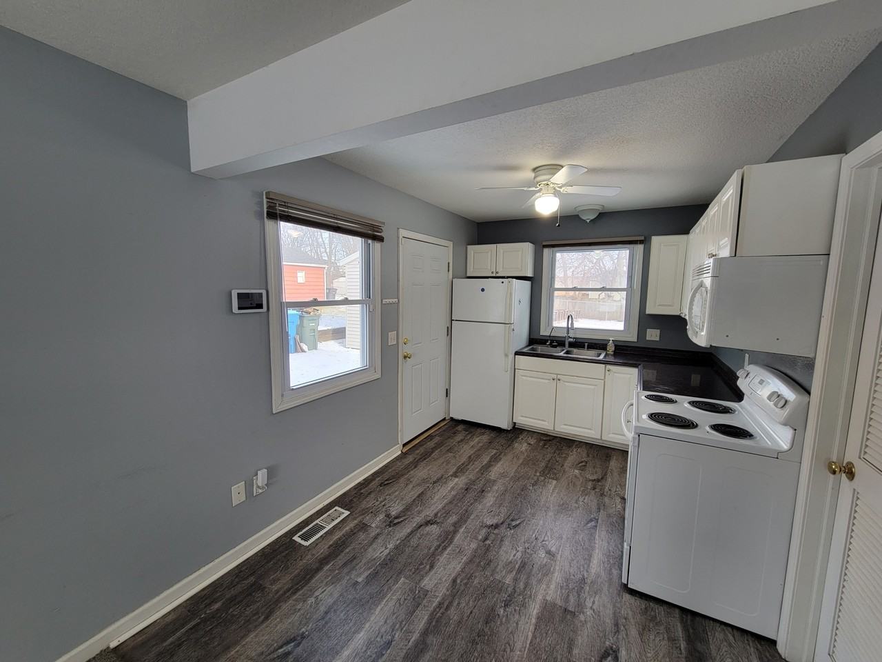 1037 Littlefield Rd - Photo 5 of 25