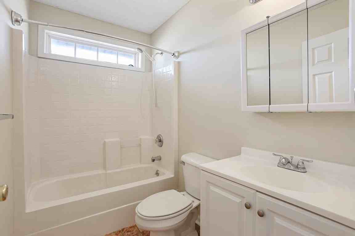 204 Birch Dr - Photo 2 of 36