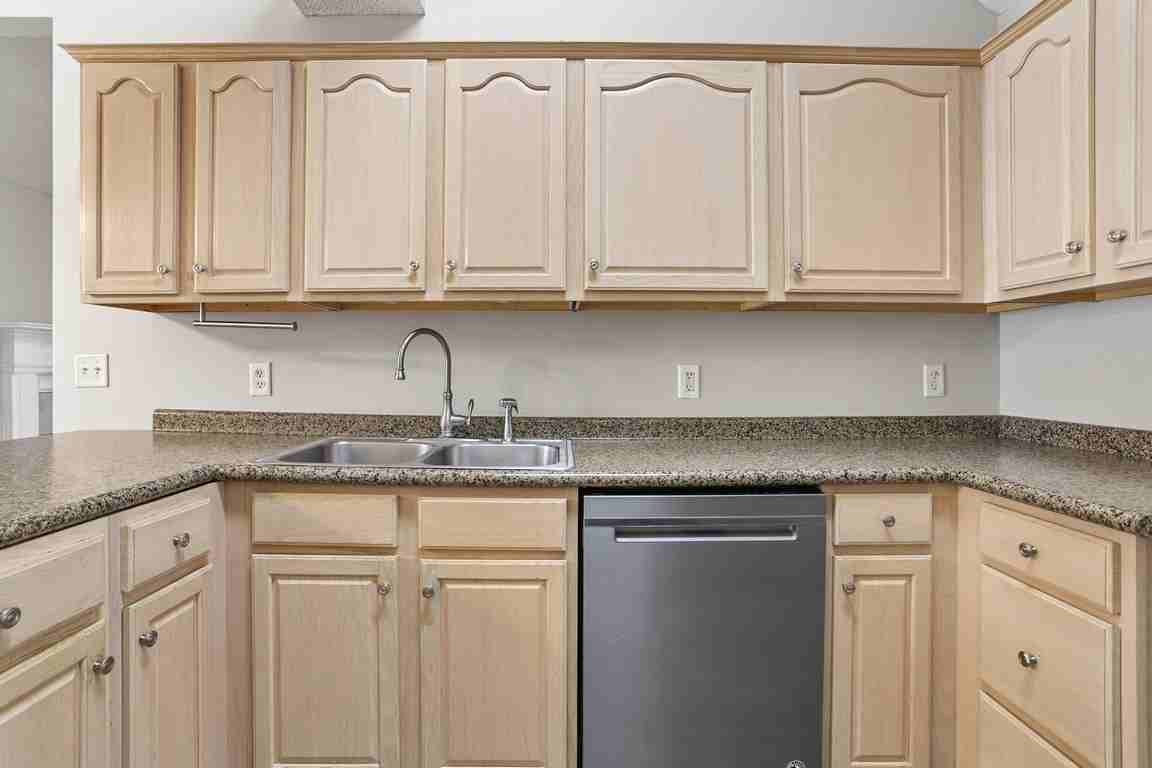 204 Birch Dr - Photo 6 of 36