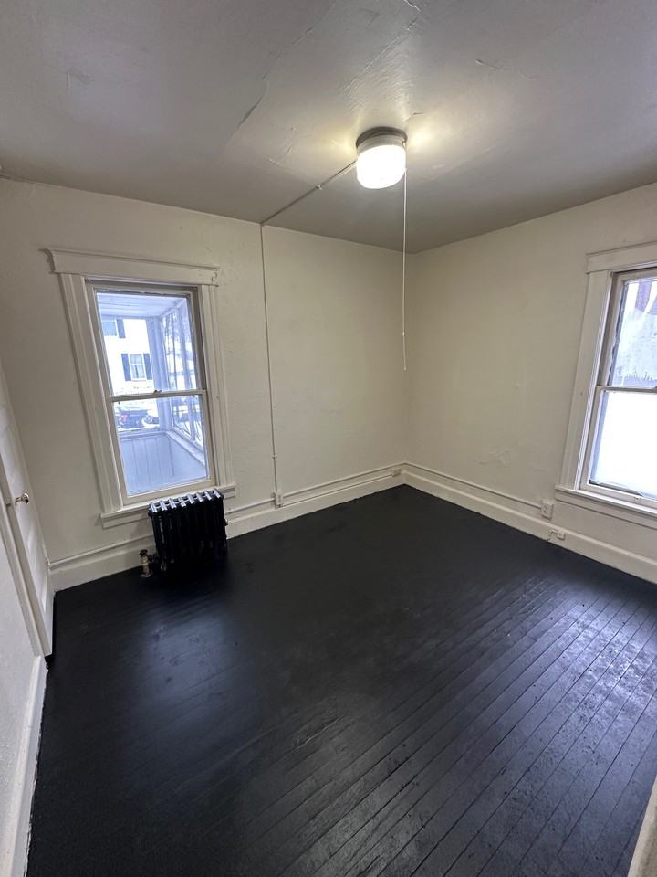 27 Duane Ave #2 - Photo 7 of 11