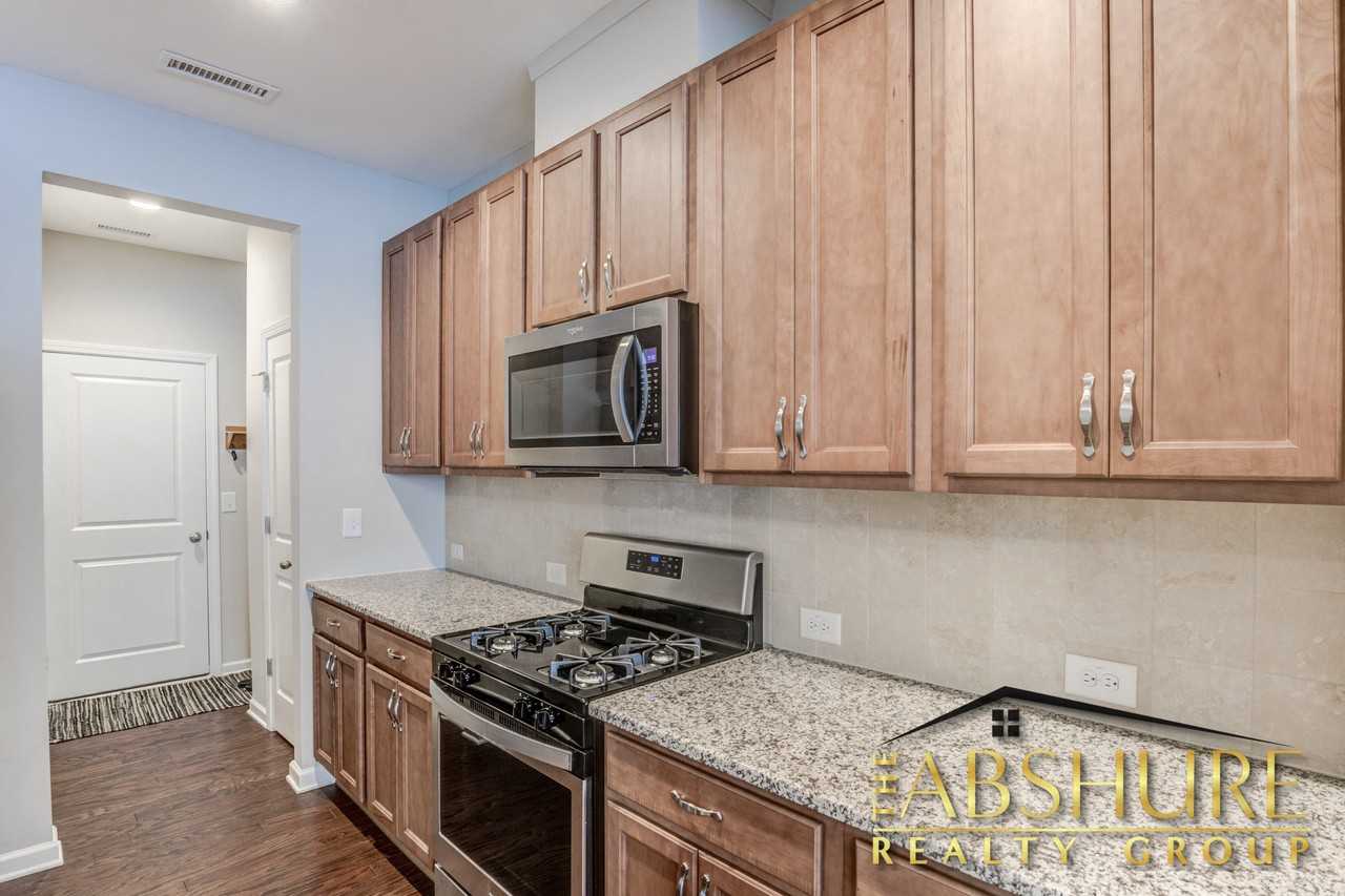 1017 Fitchie Pl #1 - Photo 5 of 25