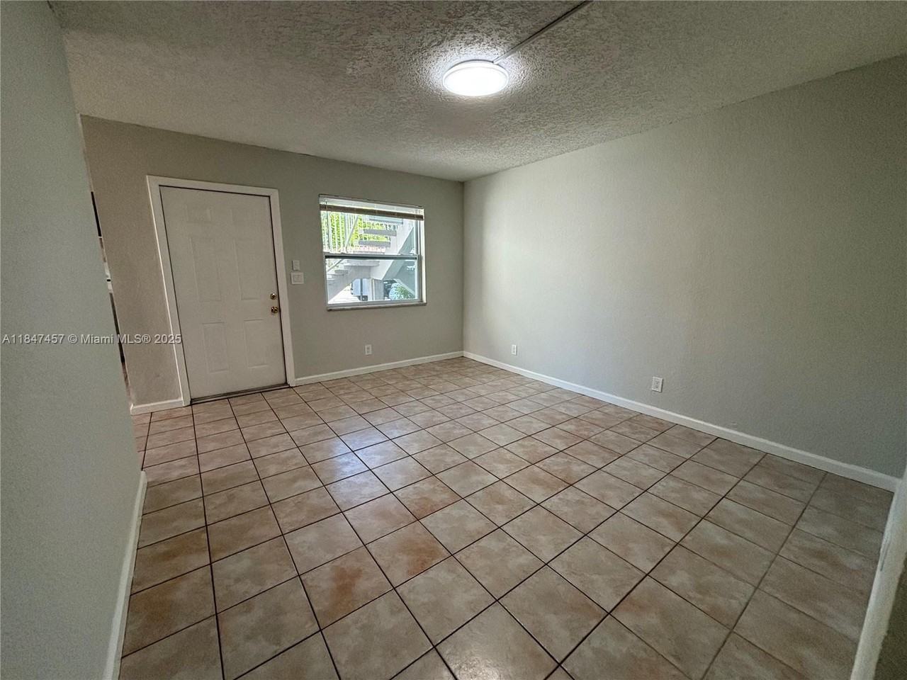 560 Sw 50th Ter #1 - Photo 2 of 11