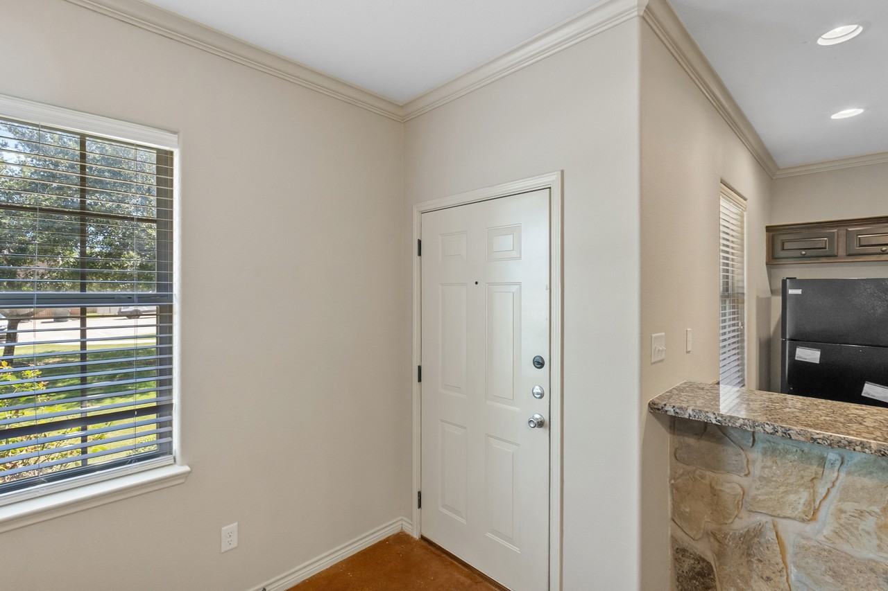 3344 Cullen Trl #1 - Photo 6 of 23