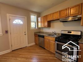 featured image of 896 Green Bay Rd #16