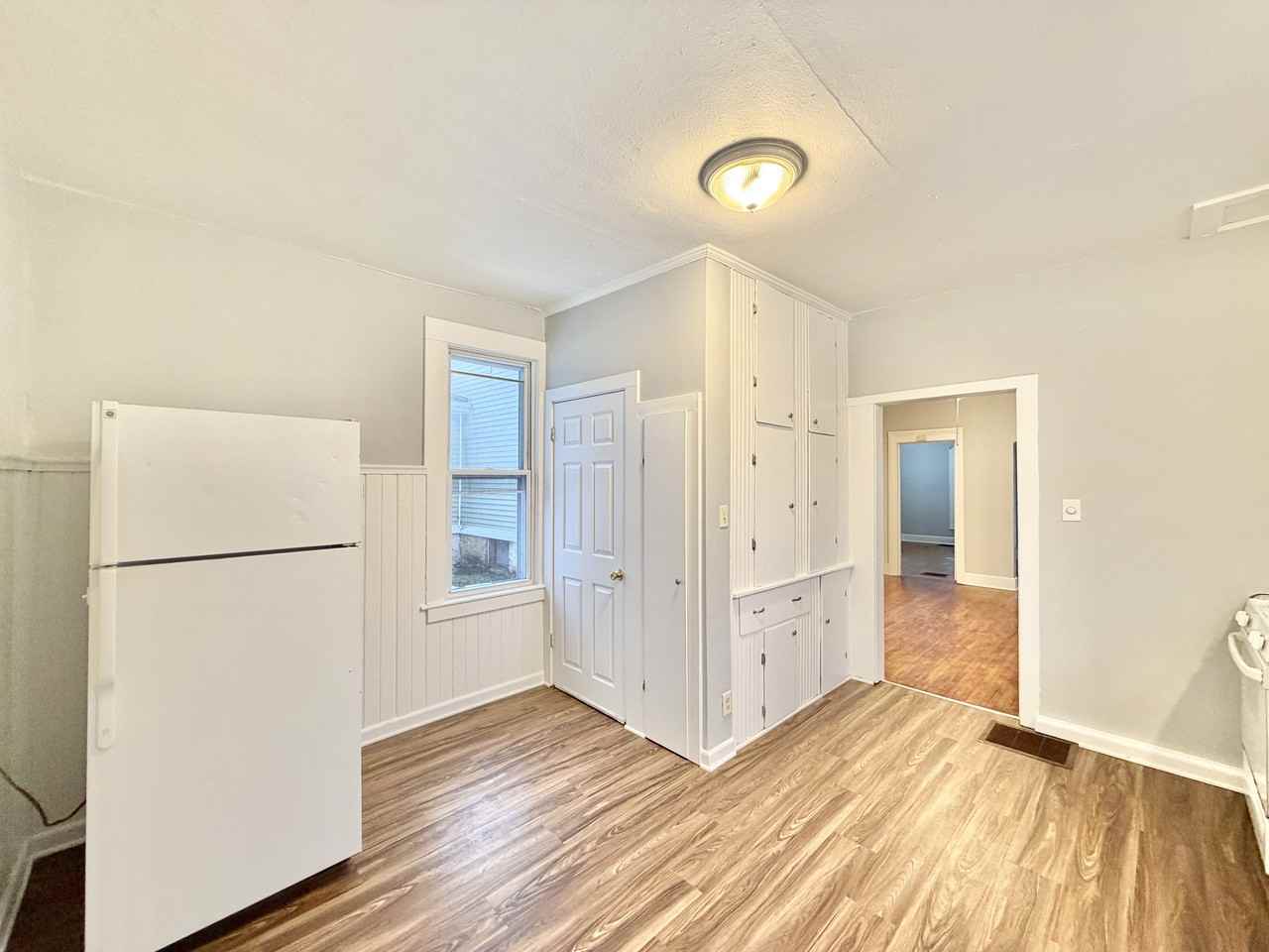 426 S Jackson St - Photo 2 of 24