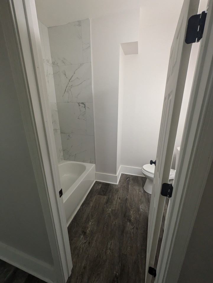 1011 N Spruce St #1 - Photo 6 of 10