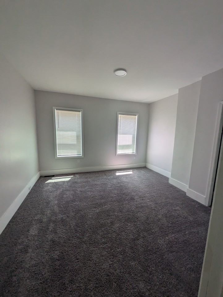 1011 N Spruce St #1 - Photo 5 of 10