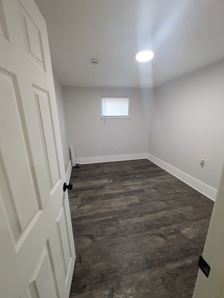 1011 N Spruce St #1 - Photo 3 of 10