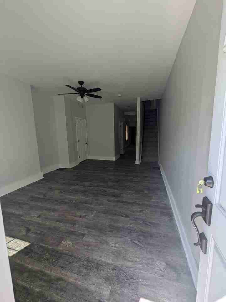 1011 N Spruce St #1 - Photo 4 of 10
