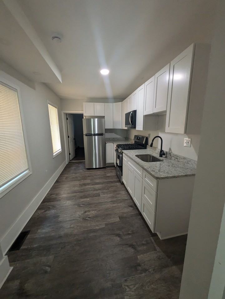 1011 N Spruce St #1 - Photo 6 of 10