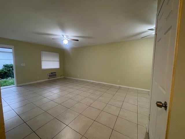 1525 W 28th St #2 - Photo 6 of 26