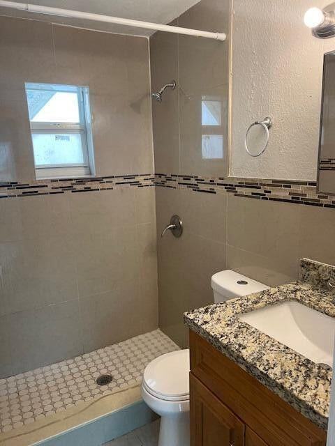 725 21st St #4 - Photo 2 of 36