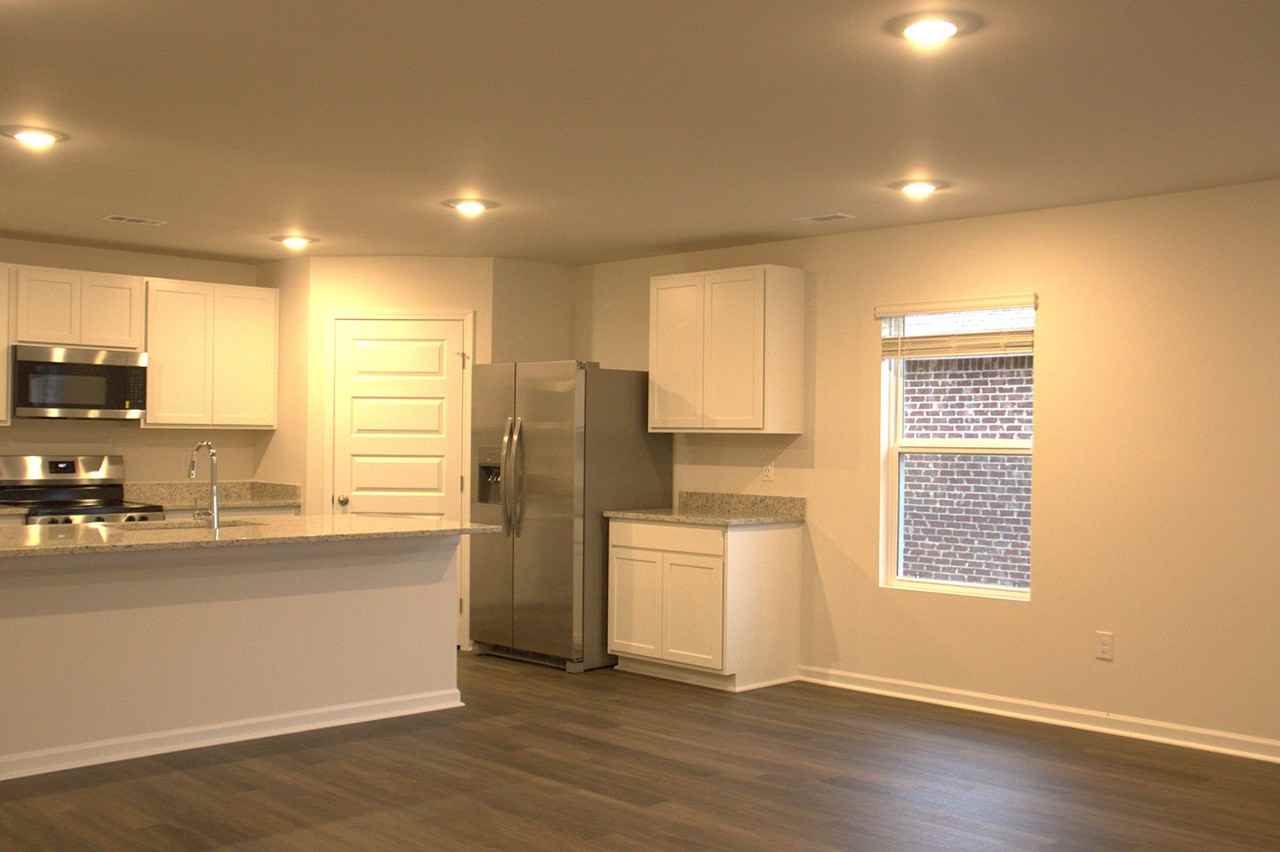 398 Jackson Point Cir - Photo 6 of 32