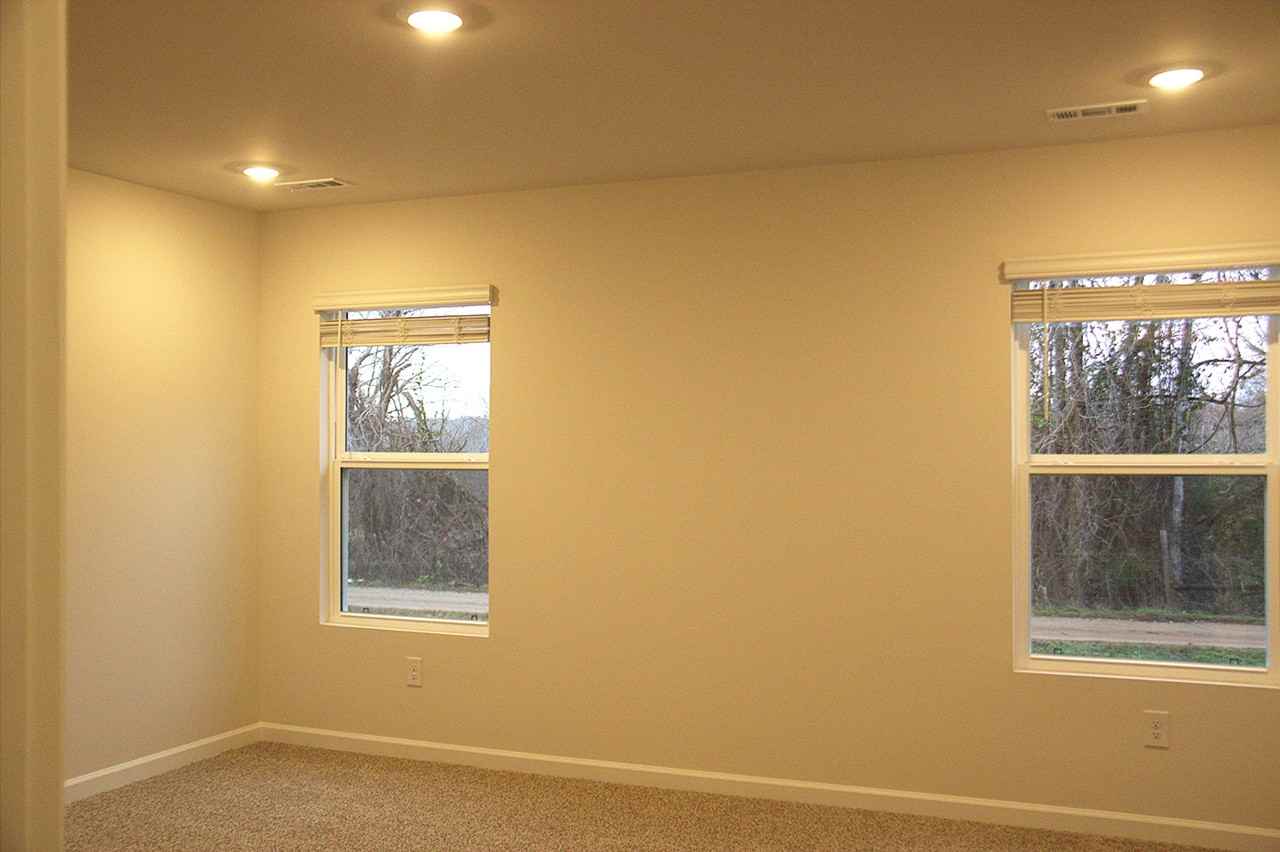 398 Jackson Point Cir - Photo 5 of 32