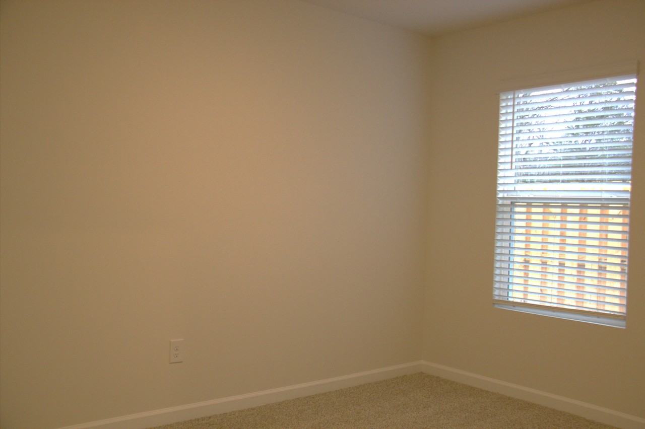 398 Jackson Point Cir - Photo 7 of 32