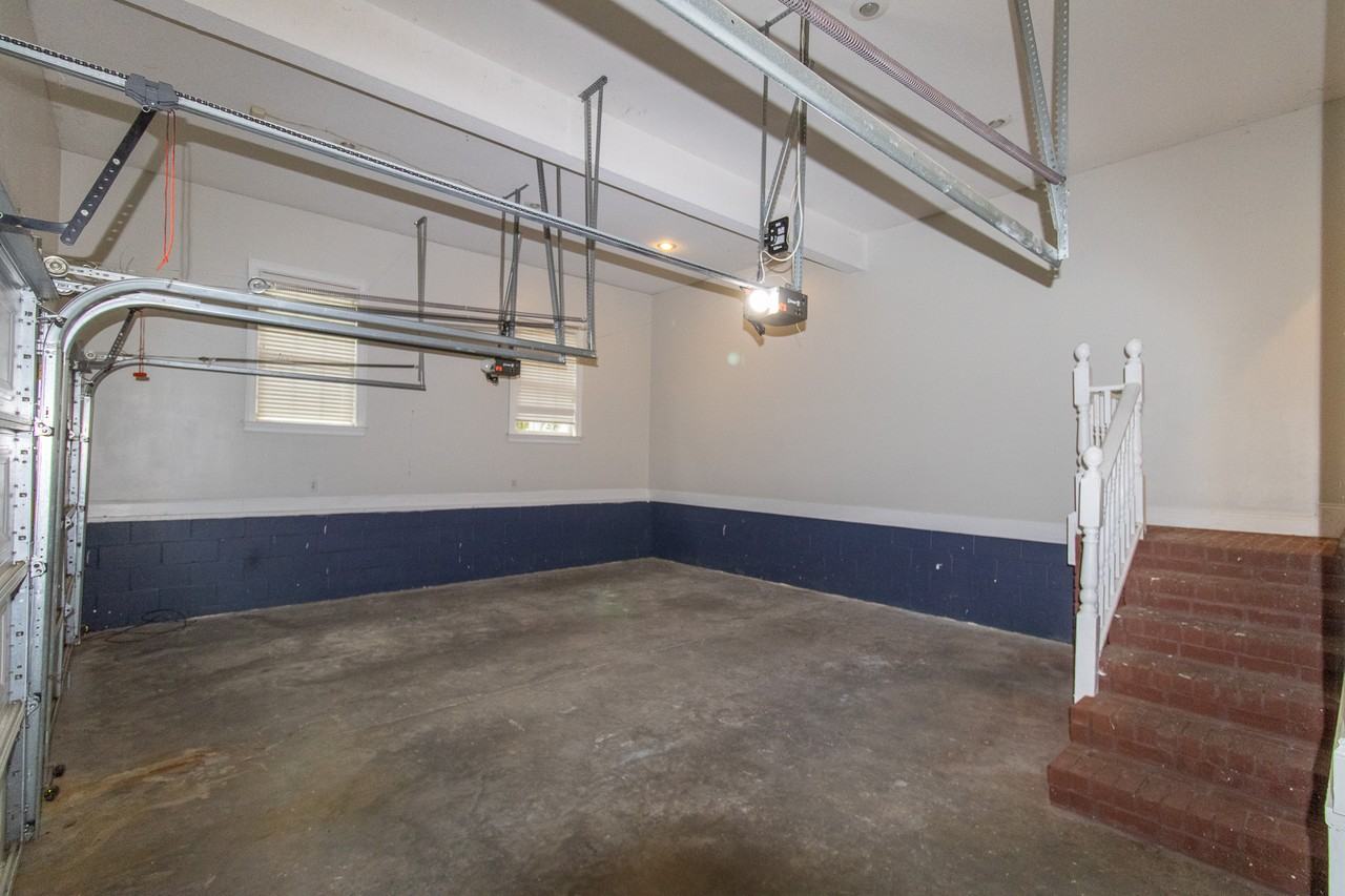 906 Monarch Cir - Photo 4 of 41
