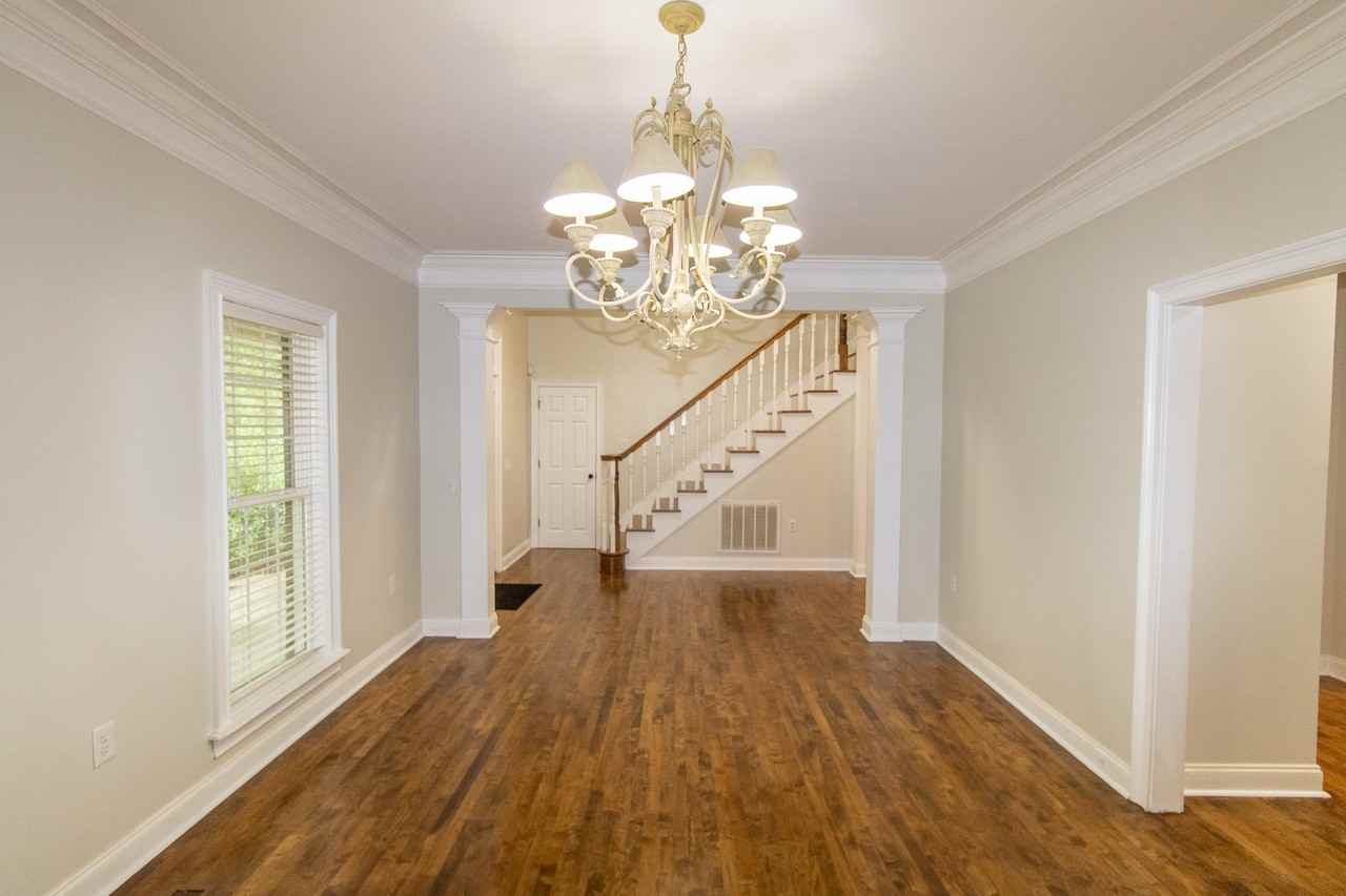 906 Monarch Cir - Photo 2 of 41