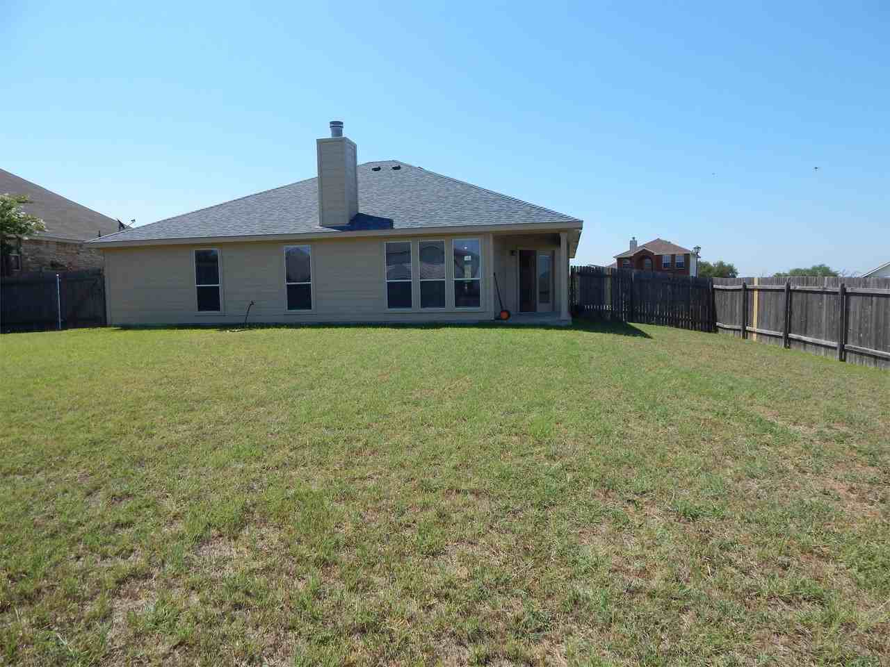 601 Cattail Cir - Photo 3 of 50