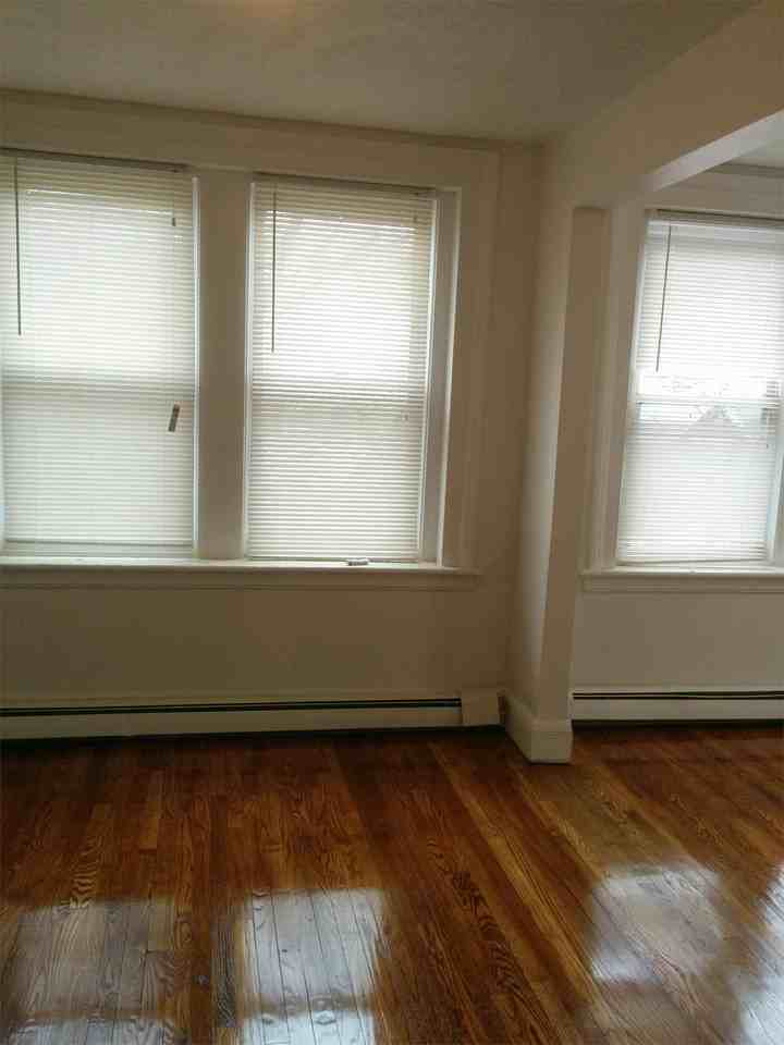 1284 Park Ave - Photo 5 of 15