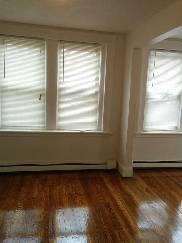 1284 Park Ave - Photo 4 of 15