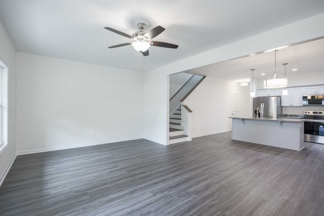 606 S Blackmon St #1 - Photo 5 of 11