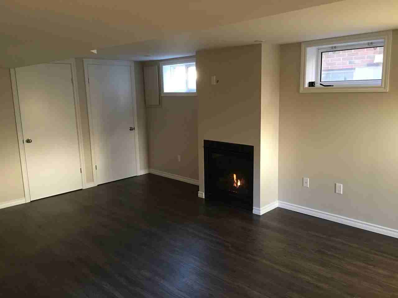 316 Baldwin St - Photo 3 of 12