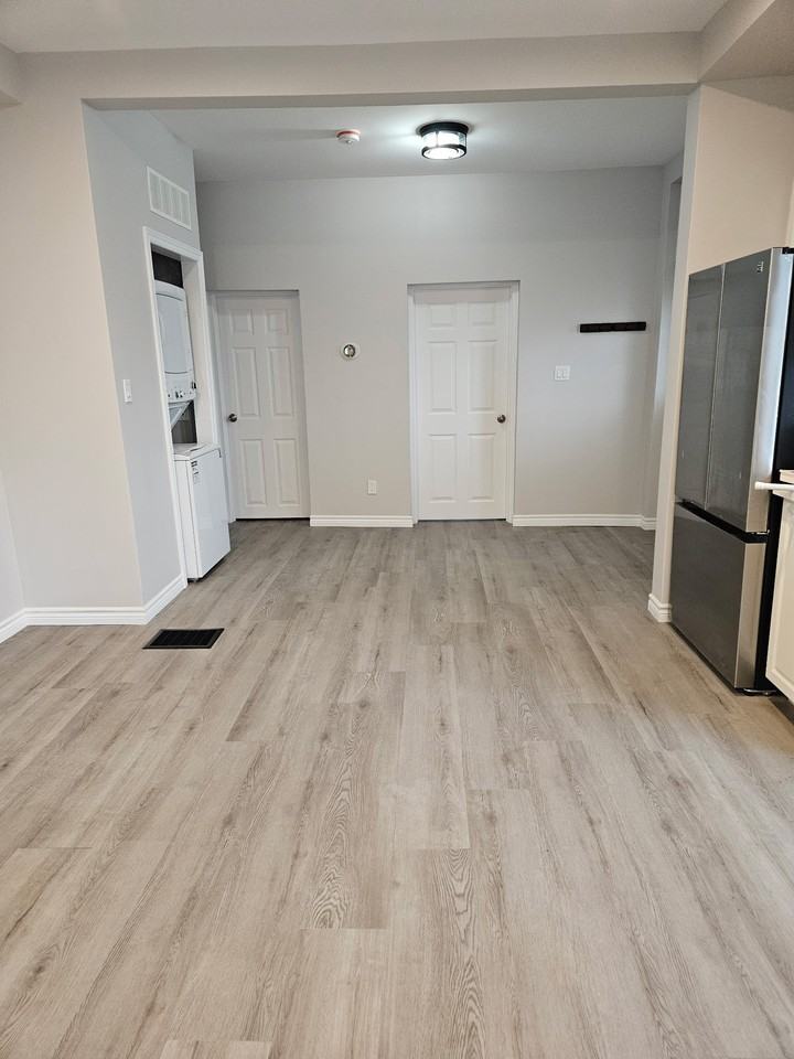 263 Bethune St - Photo 4 of 10
