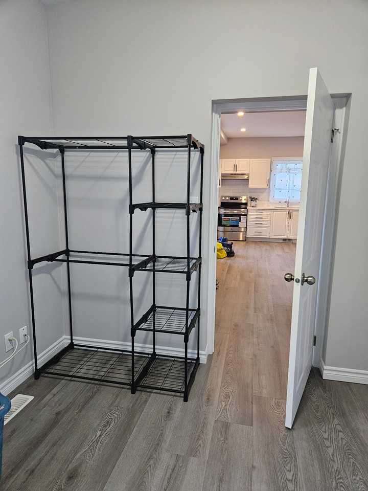 263 Bethune St - Photo 7 of 10