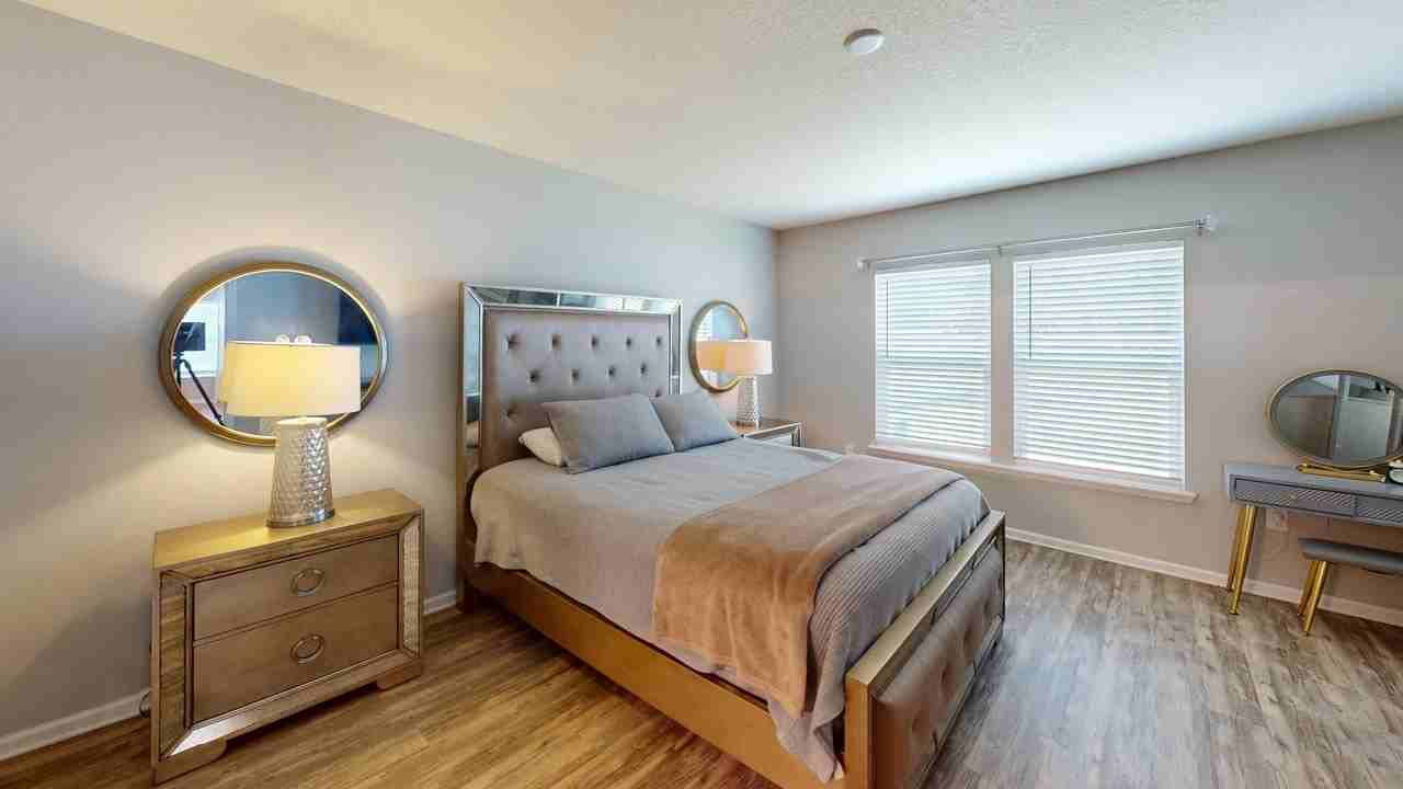350 Hepburn Rd - Photo 5 of 10