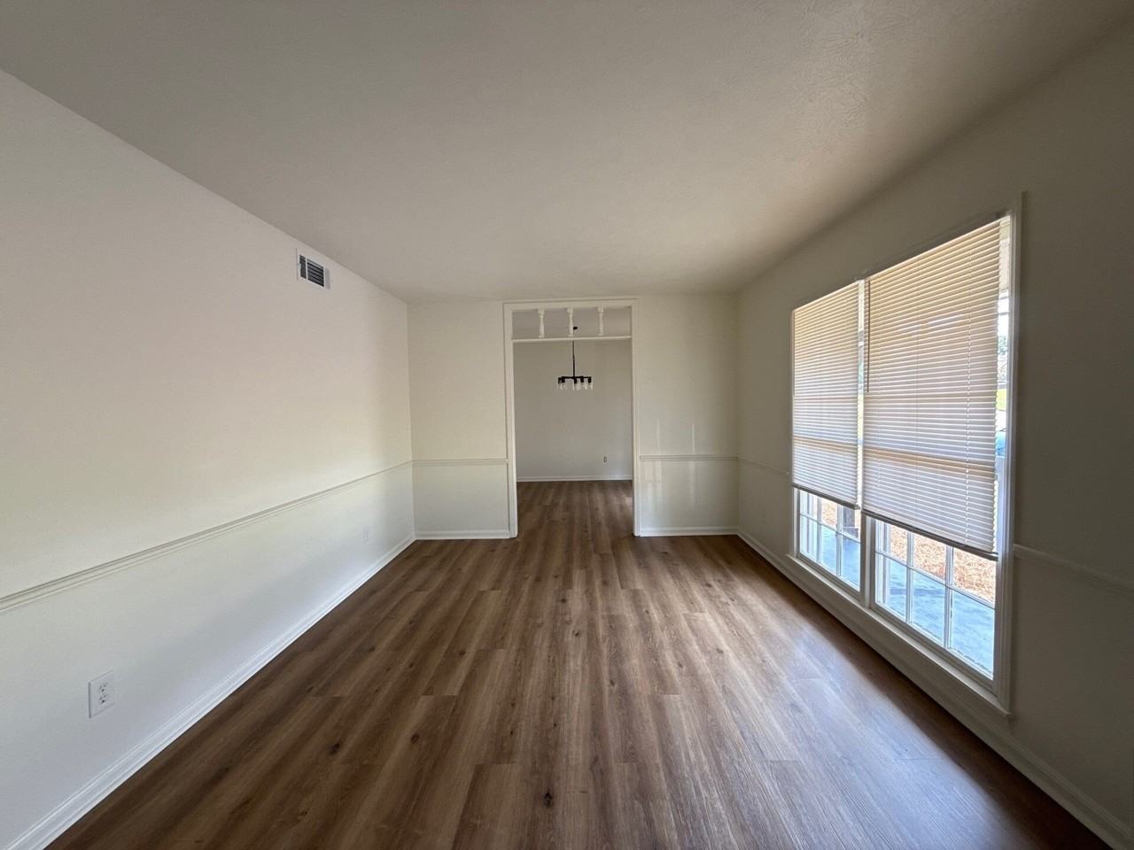 5921 Norton St - Photo 3 of 14
