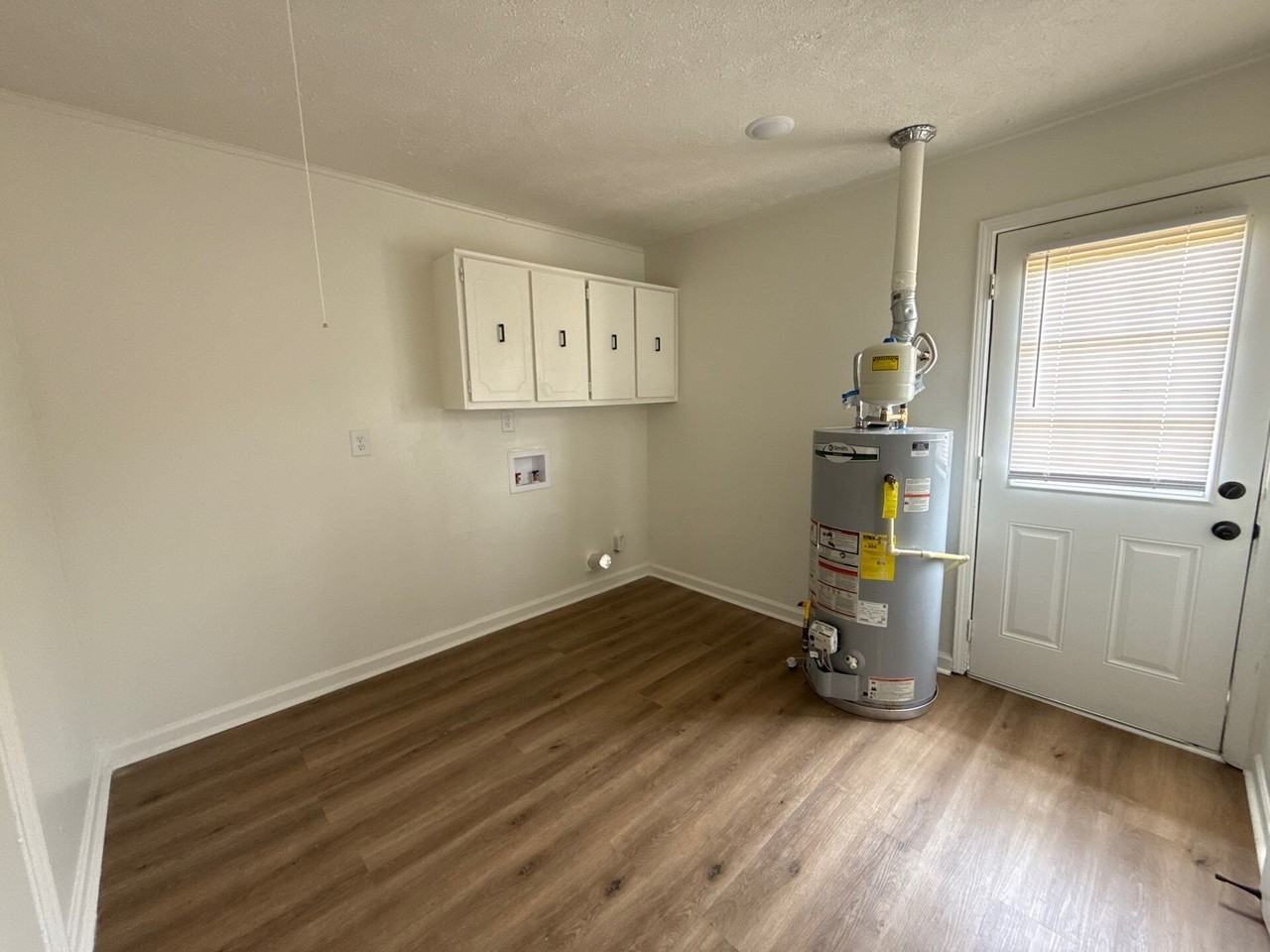 5921 Norton St - Photo 6 of 14