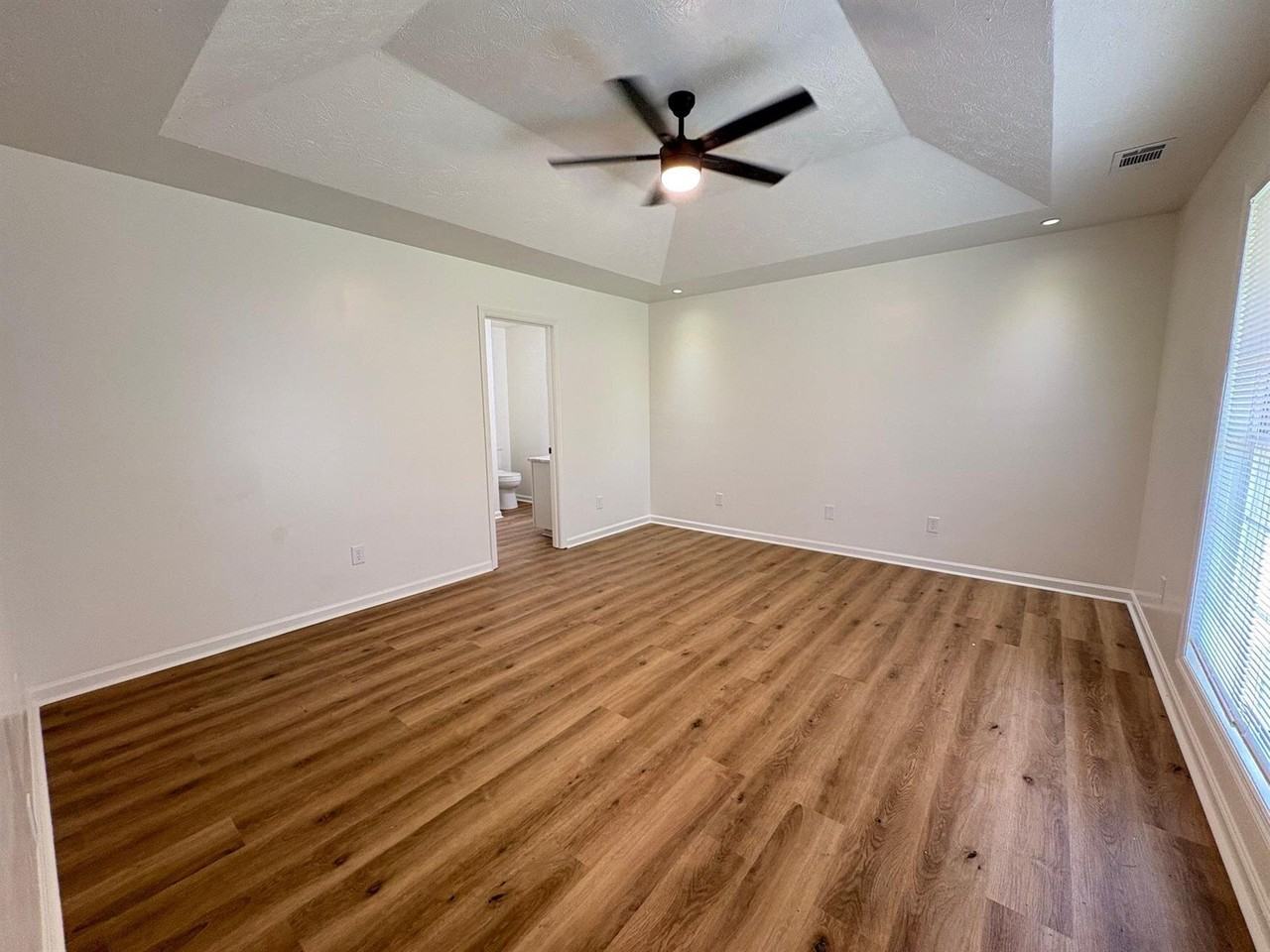 2107 S Seale Rd - Photo 4 of 21