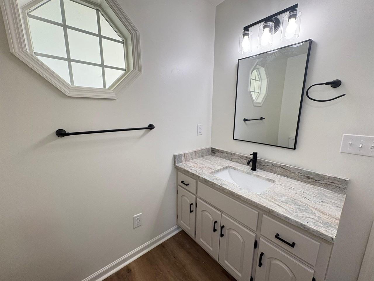 2107 S Seale Rd - Photo 6 of 21