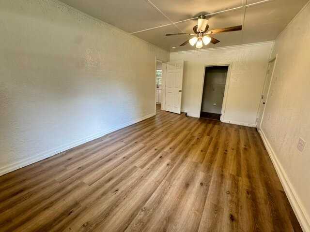 3018 Plantation Rd - Photo 4 of 9