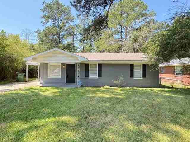 1435 John Smith Ave - Photo 2 of 13