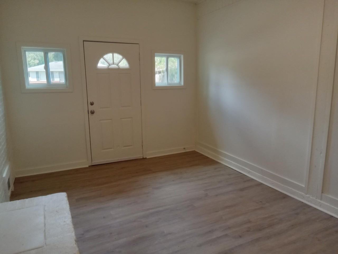 2836 Knox St - Photo 6 of 12