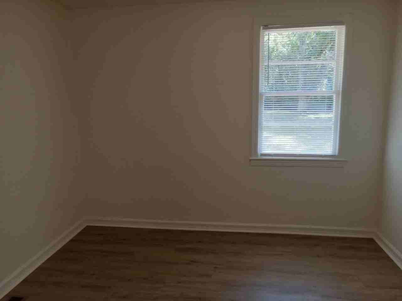 2836 Knox St - Photo 7 of 12